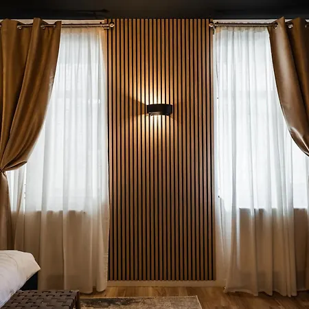 Moodee - Piata Sfatului * Braşov