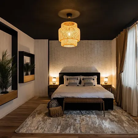 Moodee - Piata Sfatului Braşov