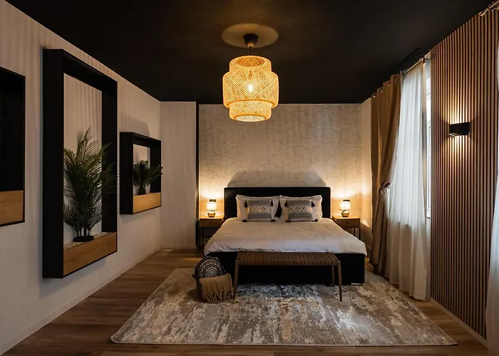 Moodee - Piata Sfatului Brasov