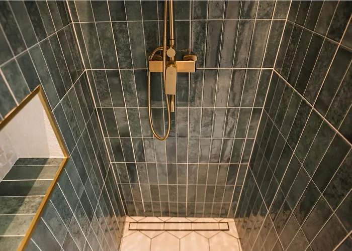 Moodee - Piata Sfatului * Brasov